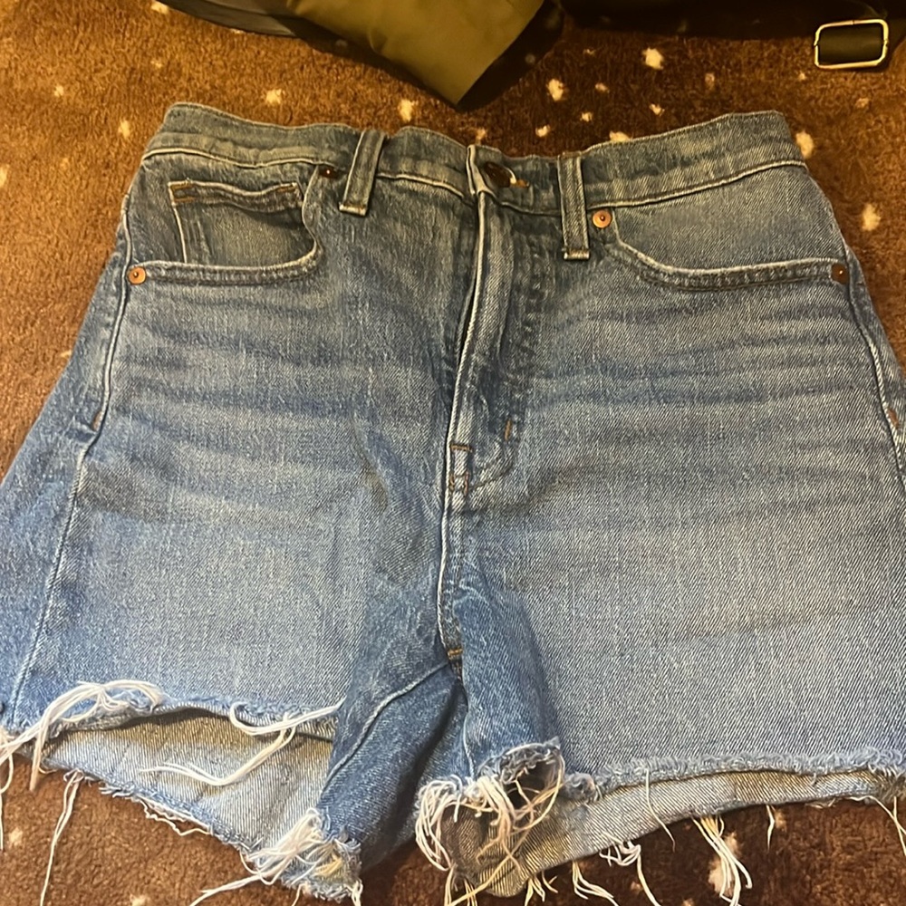 Madewell  high rise denim shorts in size 27 in great condition